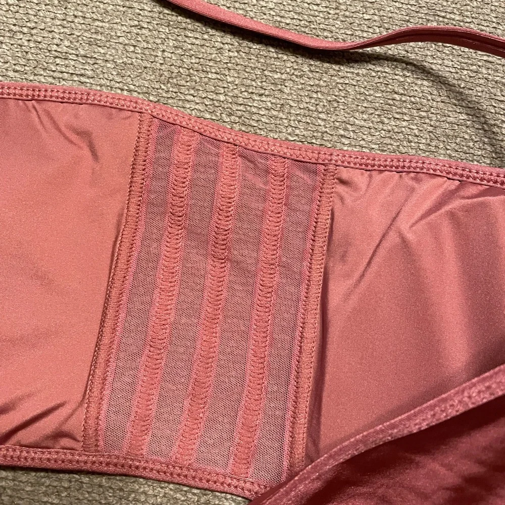 BCBGMaxAzria Apricot Blush Seams Bandeau Bikini Top, size 8, NWT - Picture 5 of 9
